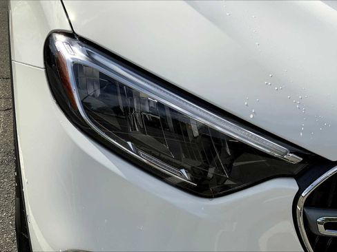 Certified 2025 Mercedes-Benz GLC 300 4MATIC image 17