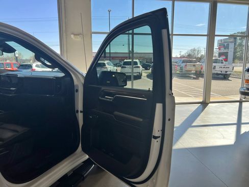 Used 2022 Chevrolet Silverado 1500 RST w/ Convenience Package II AWD/4WD image 23