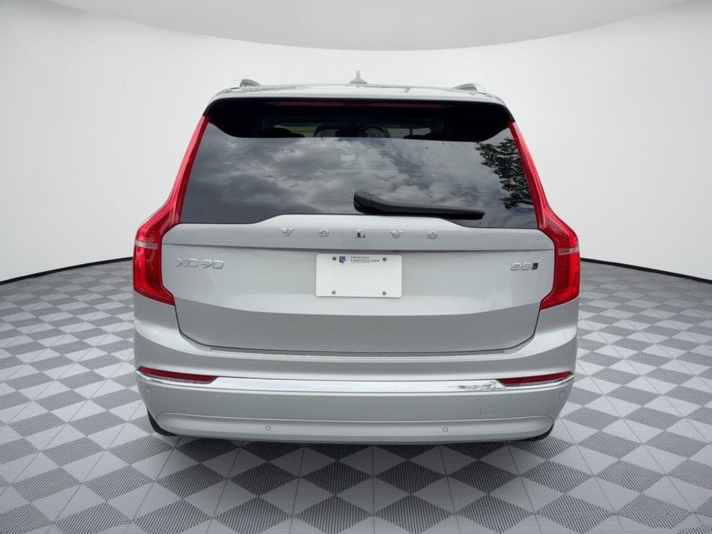 Used 2024 Volvo XC90 B5 Core w/ Protection Package Premier AWD/4WD image 11