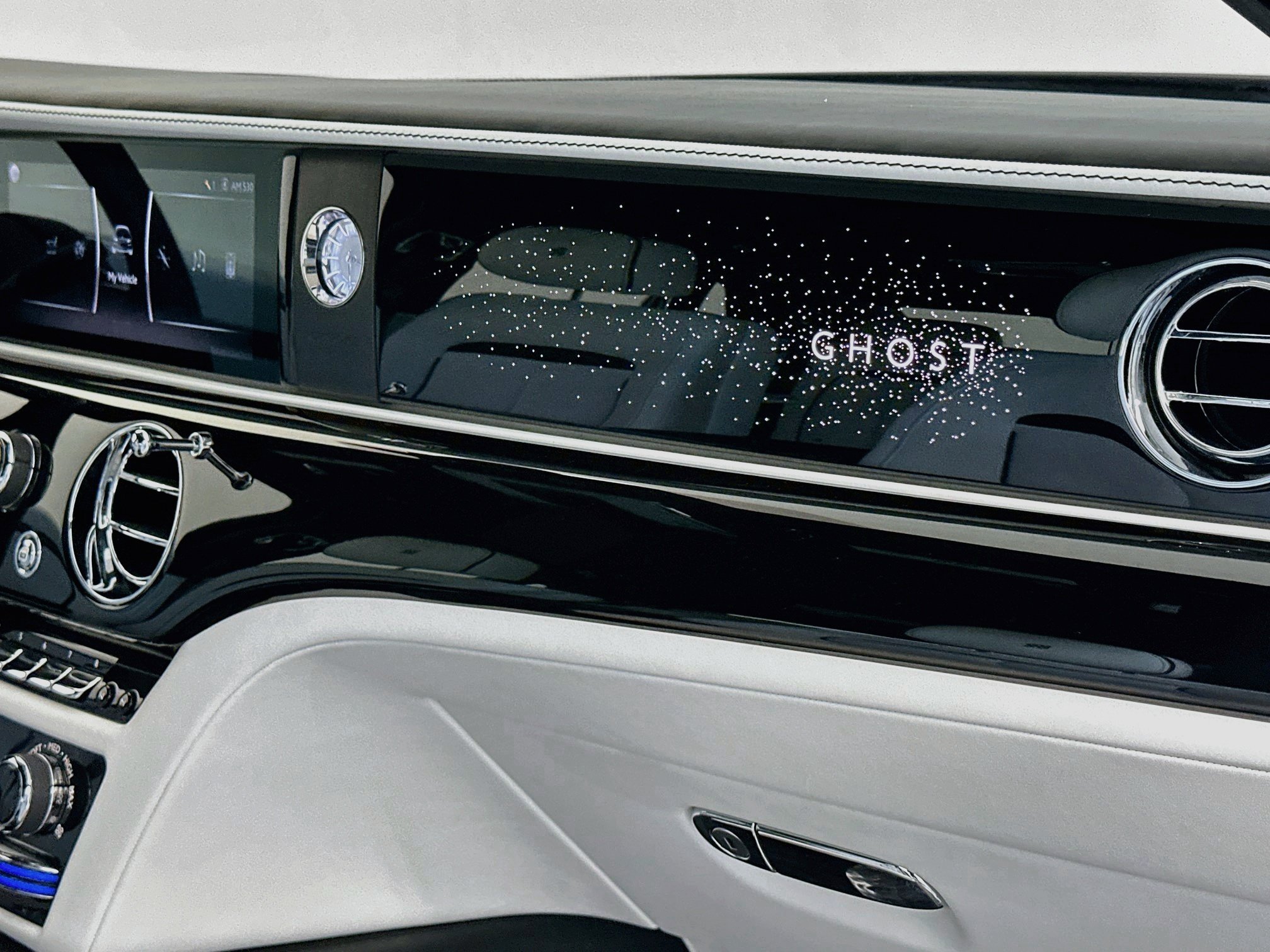Certified 2022 Rolls-Royce Ghost AWD/4WD image 30