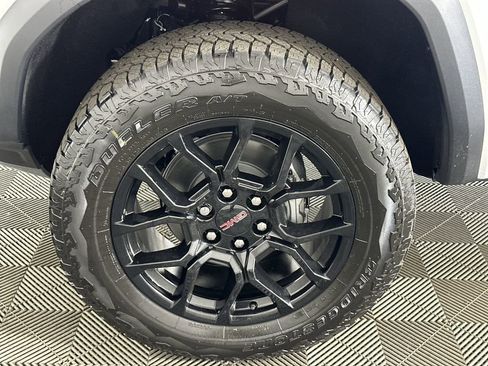 New 2026 GMC Canyon AT4 w/ AT4 Premium Package AWD/4WD image 33