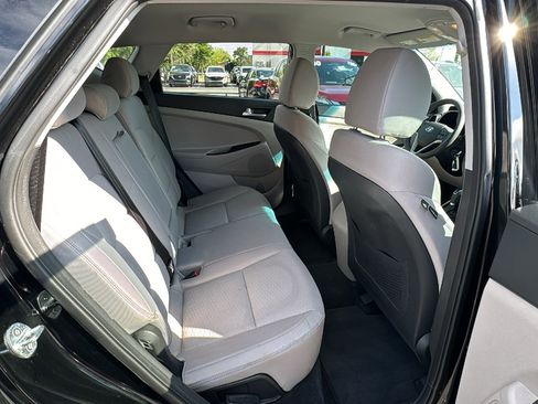 Used 2021 Hyundai Tucson SE FWD image 22