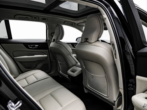 Used 2020 Volvo V60 T5 Momentum w/ Protection Package Premier image 67