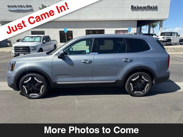 Used 2024 Kia Telluride S w/ S Sunroof Package FWD image 2