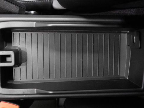 Used 2025 Porsche 718 Cayman image 90