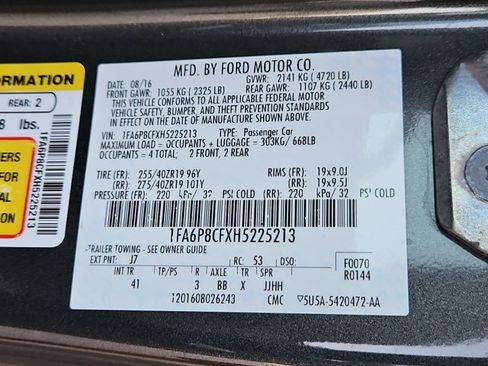 Used 2017 Ford Mustang GT Premium w/ GT Performance Package RWD image 18