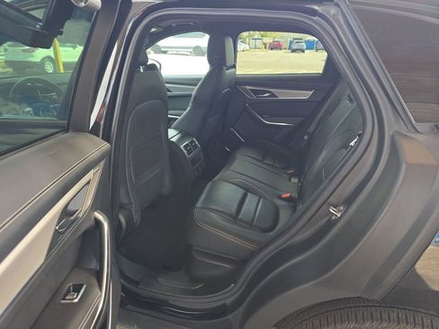 Used 2024 Jaguar F-PACE R-Dynamic S image 15