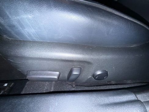 Used 2016 Toyota Camry XLE w/ Moonroof Package FWD image 19