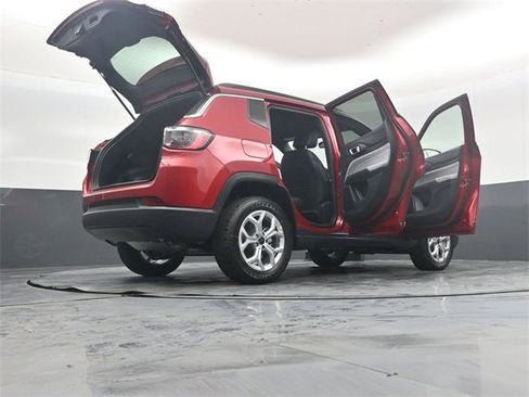 New 2026 Jeep Compass Latitude image 52