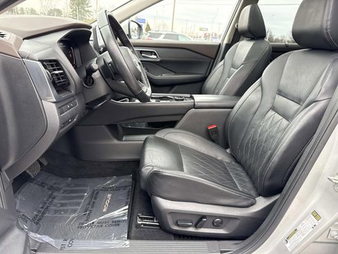 Used 2023 Nissan Rogue Platinum w/ Platinum Premium Package image 29