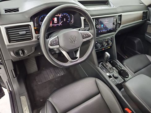 Used 2021 Volkswagen Atlas SEL image 2