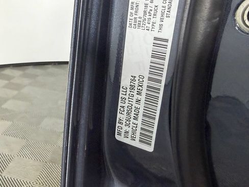 Used 2026 RAM 2500 Big Horn AWD/4WD image 34