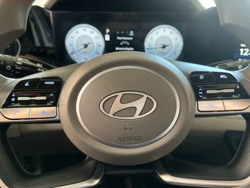 Used 2024 Hyundai Elantra SEL FWD image 21