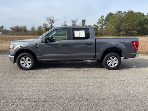 Used 2021 Ford F150 XLT image 2