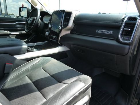 Used 2019 RAM 1500 Laramie AWD/4WD image 14