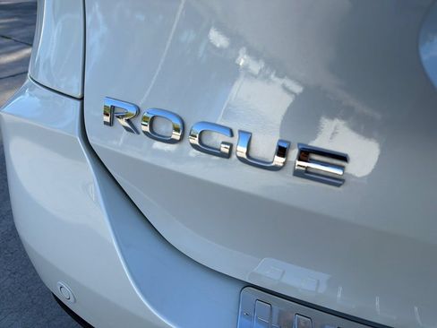 Used 2020 Nissan Rogue SL w/ Premium Package FWD image 10
