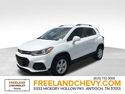 Used 2017 Chevrolet Trax LT w/ LT Convenience Package FWD image 7