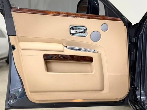 Used 2011 Rolls-Royce Ghost RWD image 15