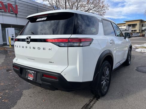 Certified 2024 Nissan Pathfinder S image 8