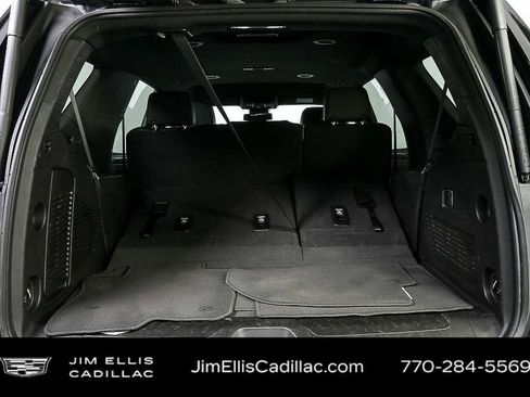 Used 2025 Chevrolet Suburban LT image 31
