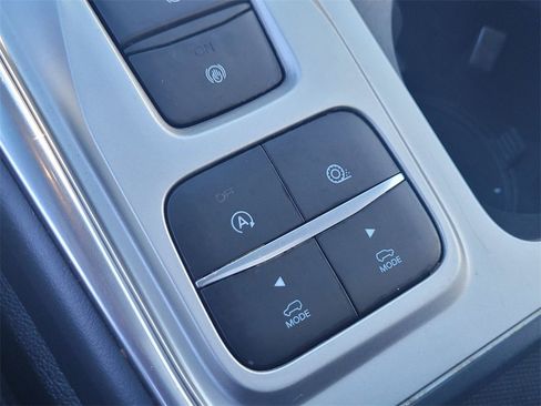 Used 2020 Ford Explorer XLT w/ Equipment Group 202A image 25