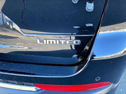 Used 2022 Jeep Grand Cherokee L Limited w/ Luxury Tech Group II image 24