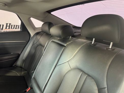 Used 2022 Hyundai Sonata Limited w/ Cargo Package FWD image 10