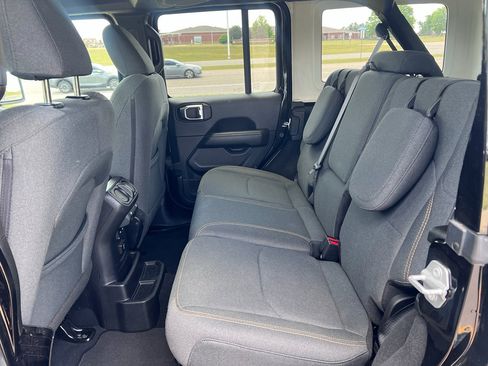 Certified 2025 Jeep Wrangler Sahara w/ Safety Group image 14