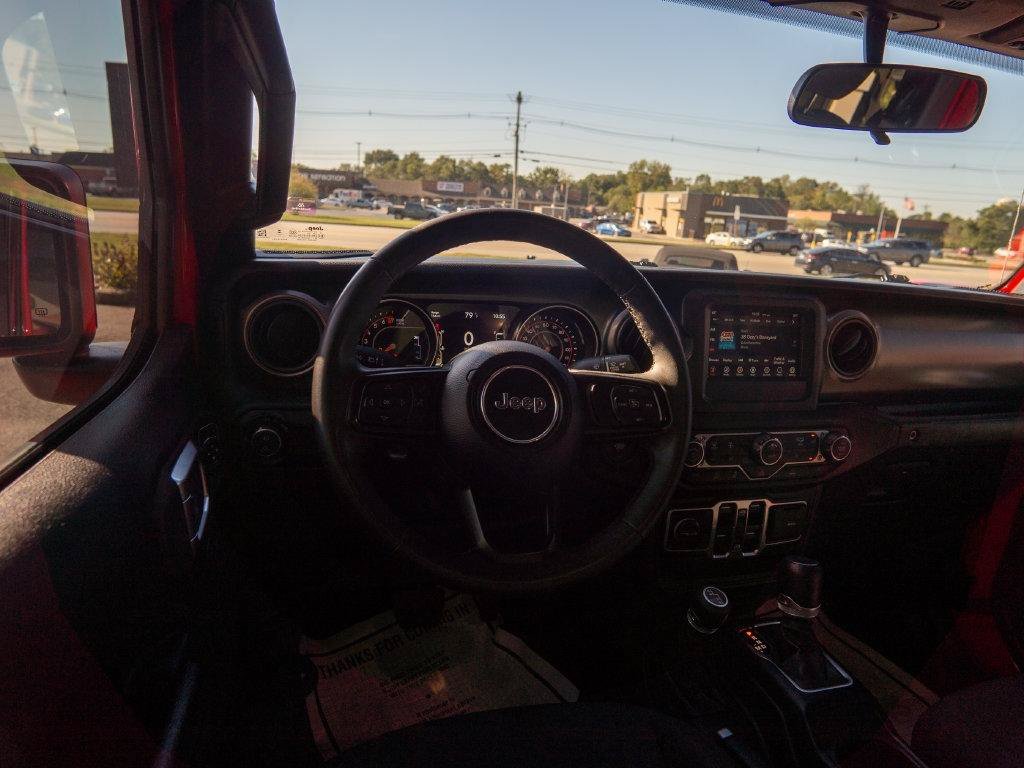 Used 2023 Jeep Gladiator Sport AWD/4WD image 13