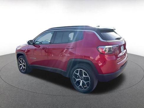 Used 2025 Jeep Compass Limited image 9