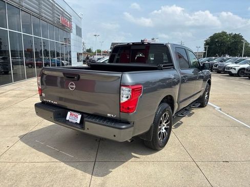 Used 2024 Nissan Titan SV w/ SV Convenience Package RWD image 7
