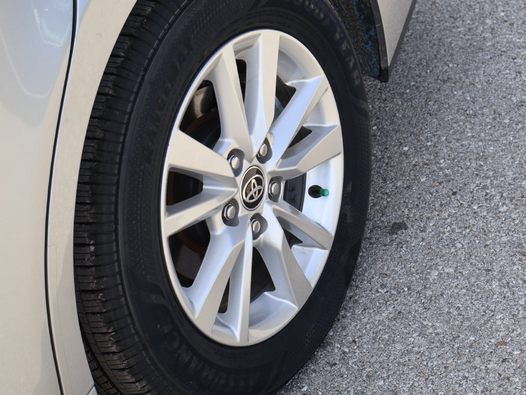 Used 2025 Toyota Camry LE FWD image 38