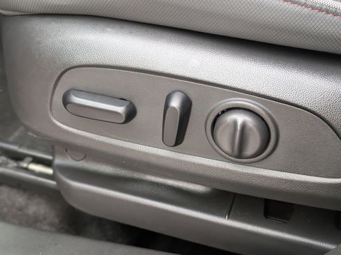 Certified 2023 Chevrolet TrailBlazer RS w/ Convenience Package image 30