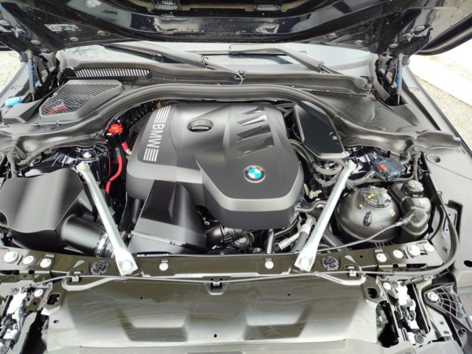 Used 2024 BMW 530i xDrive w/ M Sport Package AWD/4WD image 9