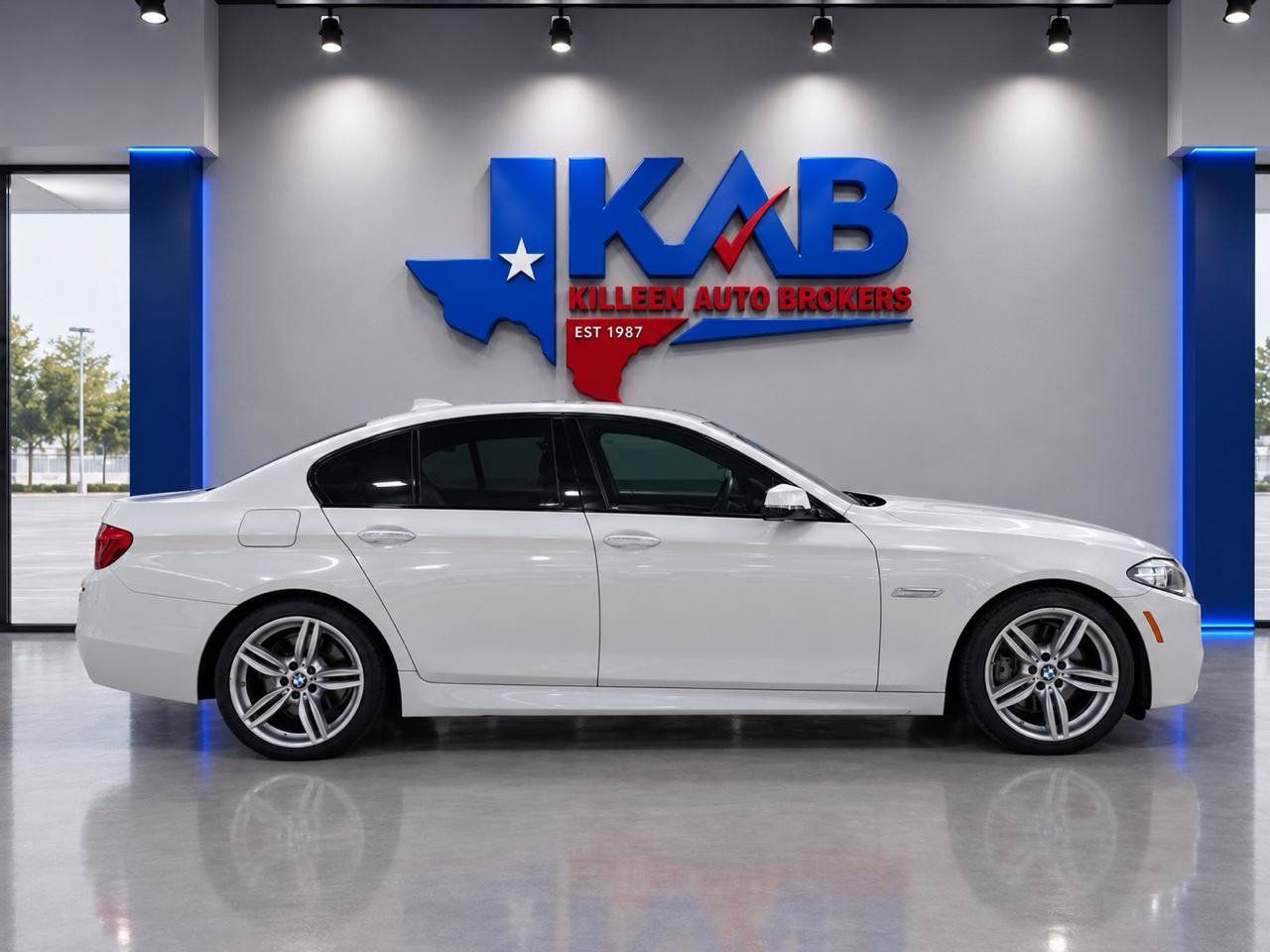 Used 2016 BMW 535i Sedan w/ M Sport RWD image 2