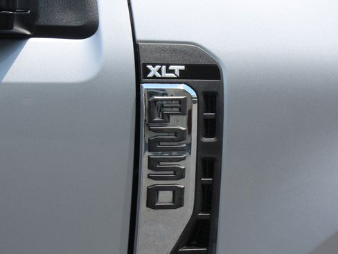 Used 2024 Ford F250 XLT image 38