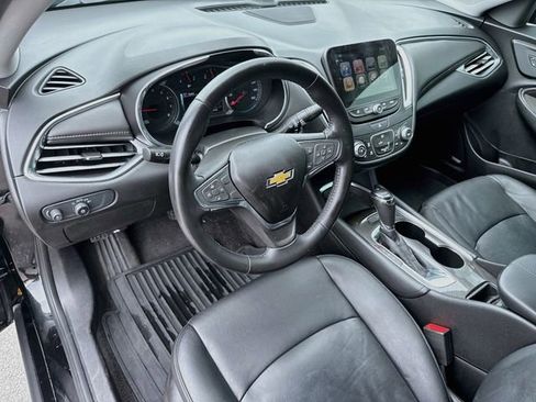 Used 2018 Chevrolet Malibu LT w/ Leather Package FWD image 26