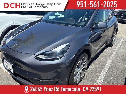 Used 2023 Tesla Model Y Long Range AWD/4WD image 1