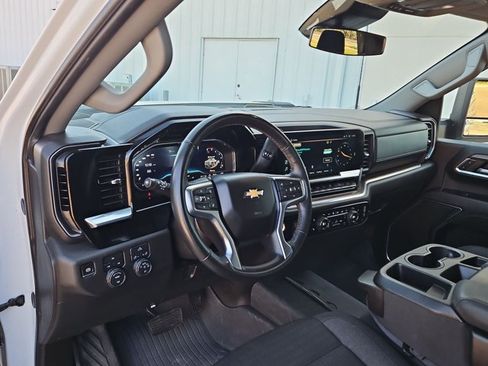 Used 2024 Chevrolet Silverado 2500 LT AWD/4WD image 10