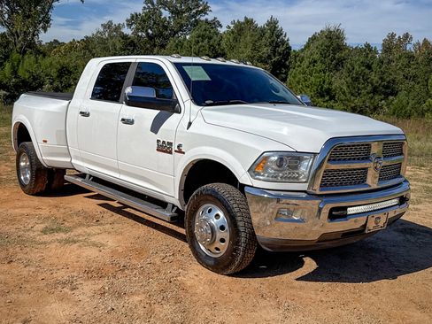 Used 2016 RAM 3500 Laramie image 18