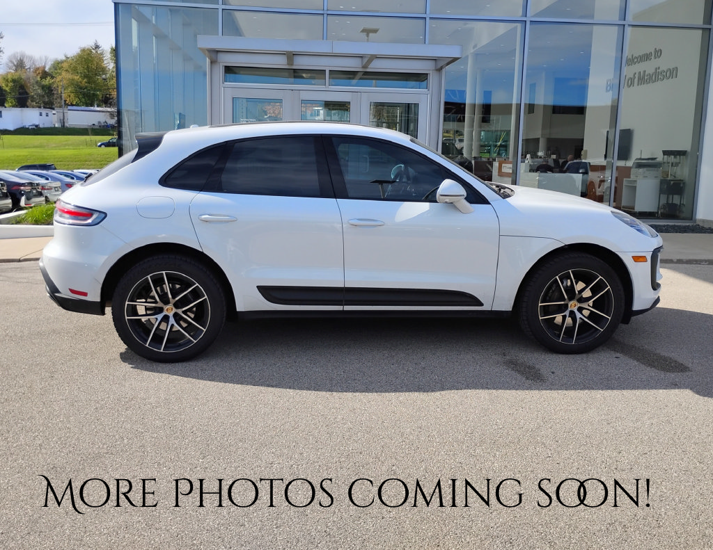 Used 2023 Porsche Macan AWD/4WD image 3