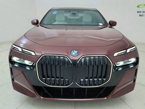 Used 2024 BMW i7 eDrive50 w/ M Sport Package RWD image 13