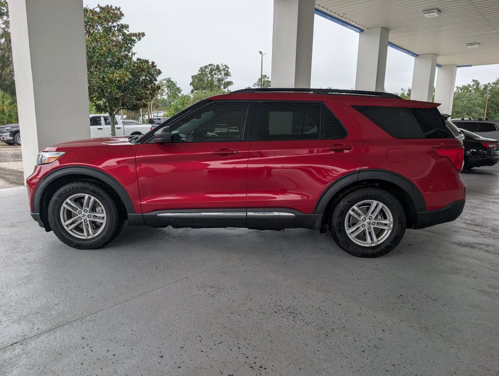 Used 2021 Ford Explorer XLT w/ Equipment Group 202A RWD image 6