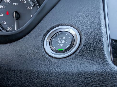 Used 2019 Cadillac XT4 Premium Luxury image 32