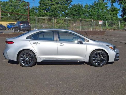 Certified 2025 Toyota Corolla SE FWD image 27
