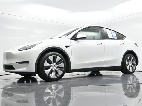 Used 2021 Tesla Model Y Long Range image 43