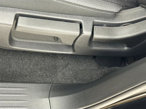 Used 2025 Nissan Pathfinder S image 20