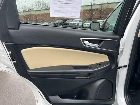 Used 2024 Ford Edge SEL w/ Convenience Package image 18