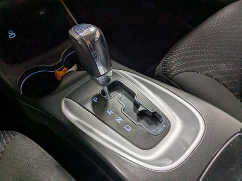 Used 2019 Dodge Journey SE w/ Connectivity Group FWD image 18