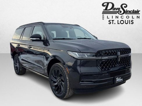 New 2026 Lincoln Navigator Reserve w/ Jet Appearance Package image 3